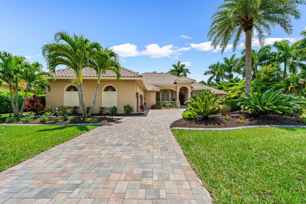 Apex Roofing & Restoration - Roofing in Fort Myers